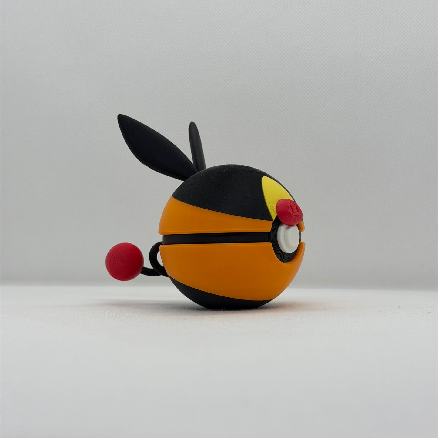 TepigBall – 3D Gedruckter Pokéball Clicker Tepig Handgefertigt Schweiz | PRNT&more