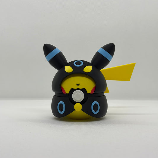 PikaPoncho Ball – 3D Gedruckter Pokéball Clicker Pikachu Poncho Series Eeveelution | PRNT&more