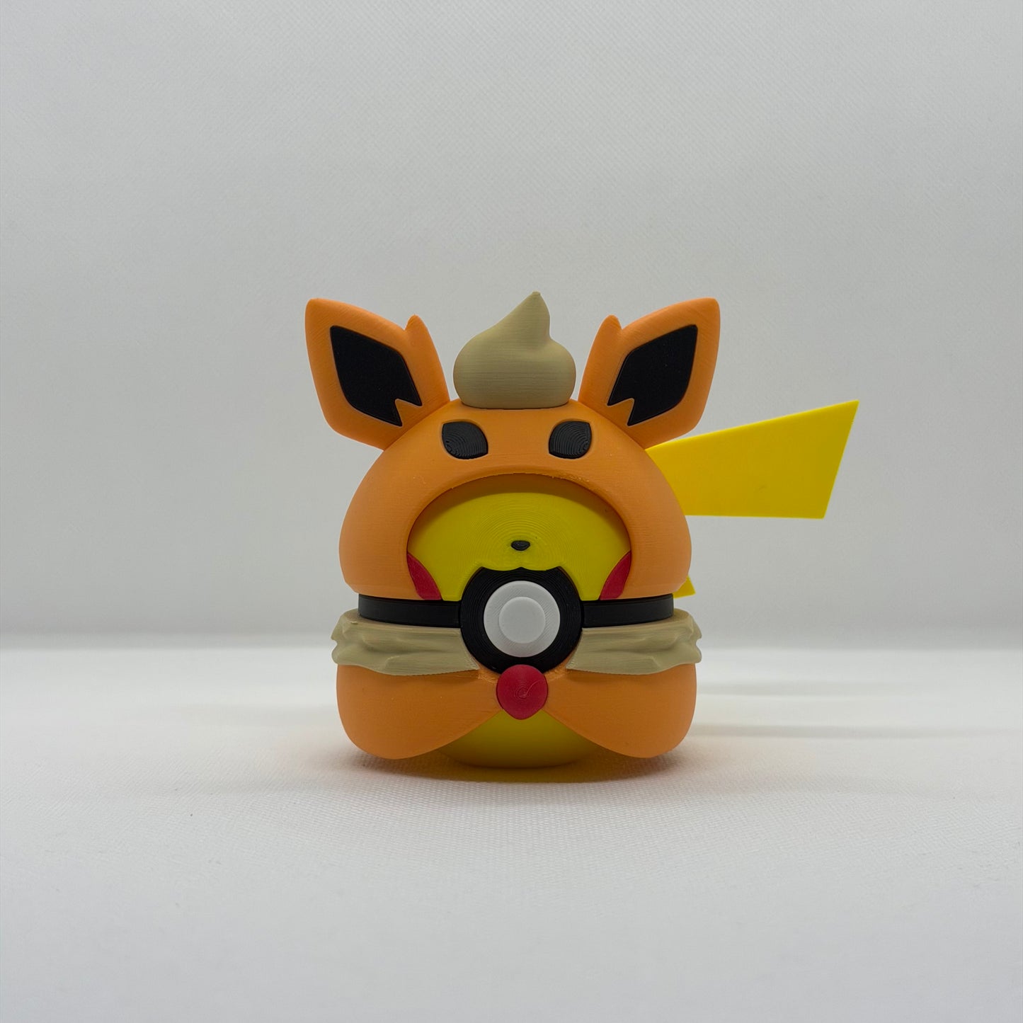 PikaPoncho Ball – 3D Gedruckter Pokéball Clicker Pikachu Poncho Series Eeveelution | PRNT&more
